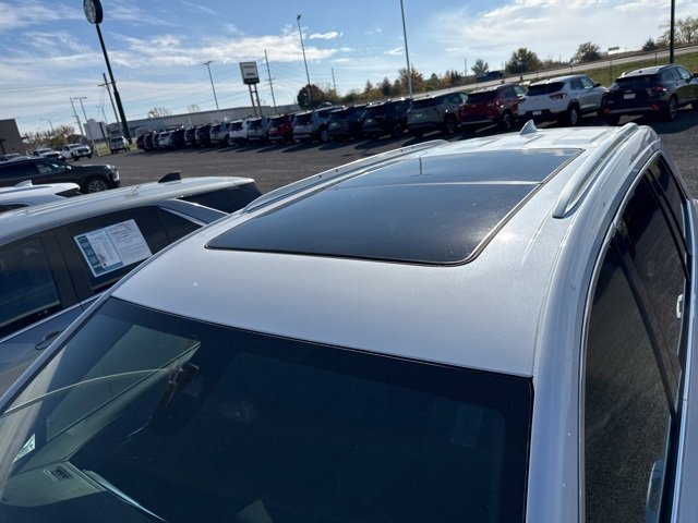 2025 Cadillac XT6 Premium Luxury photo 2