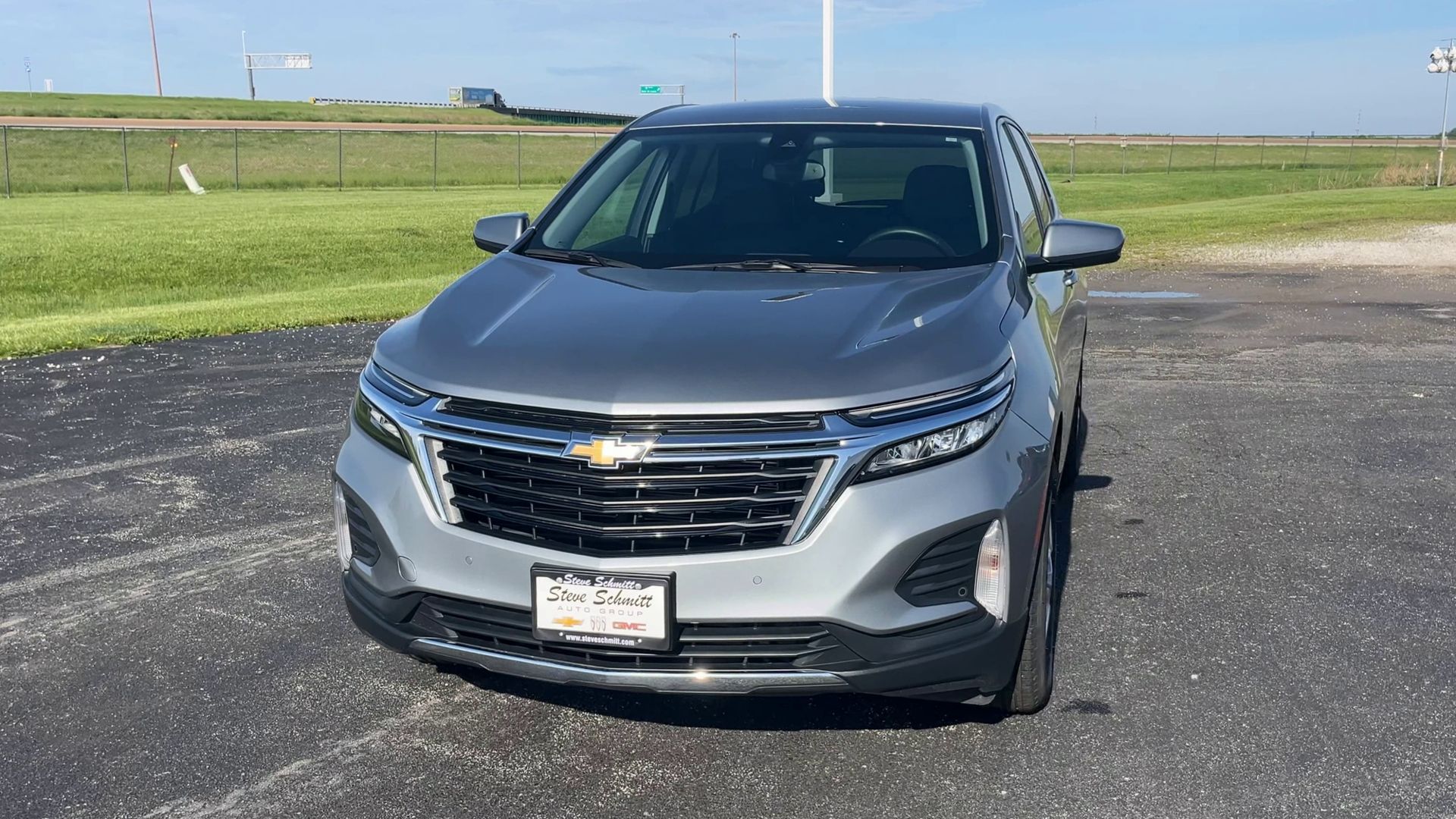 2023 Chevrolet Equinox LT photo 3