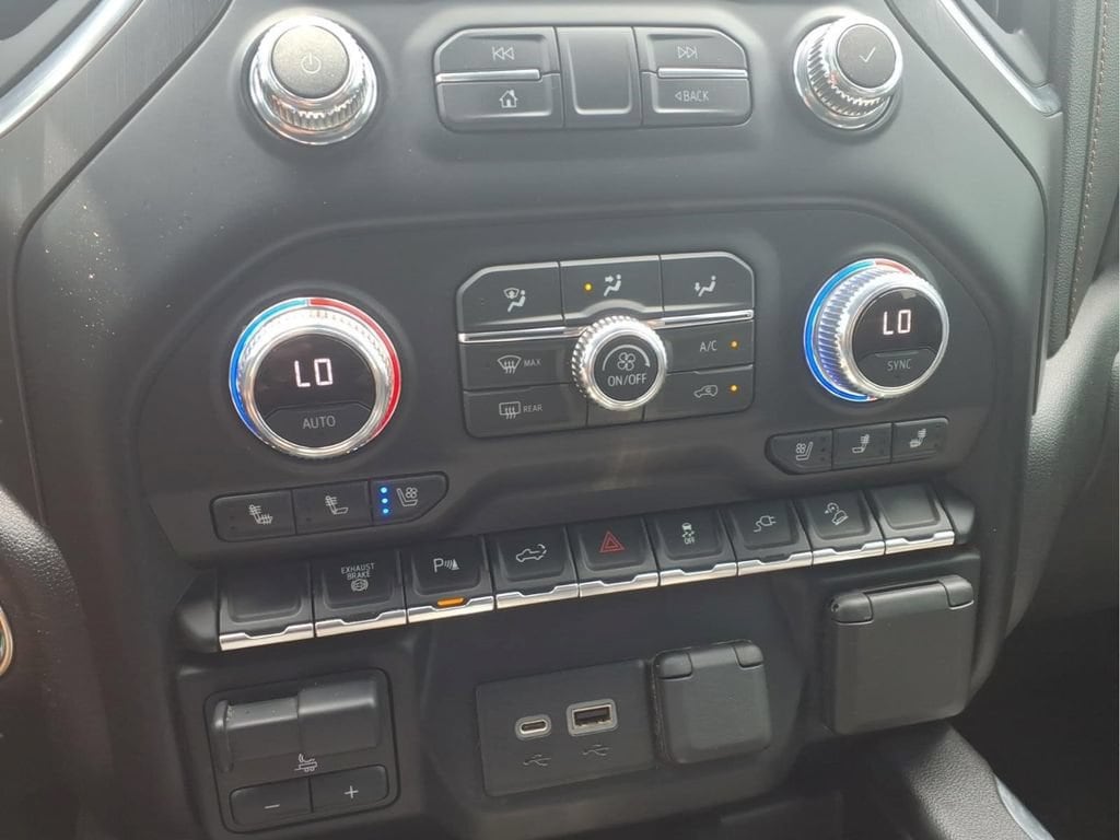 2021 GMC Sierra 2500HD AT4 - Photo 11