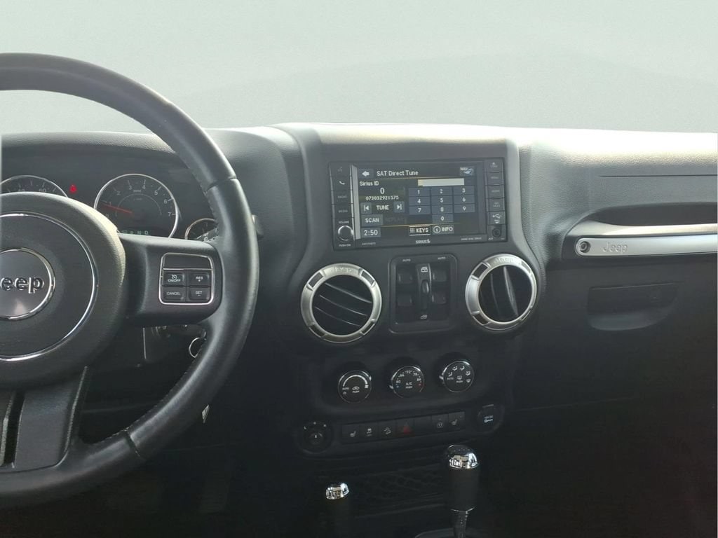 2016 Jeep Wrangler Unlimited Sahara - Photo 6