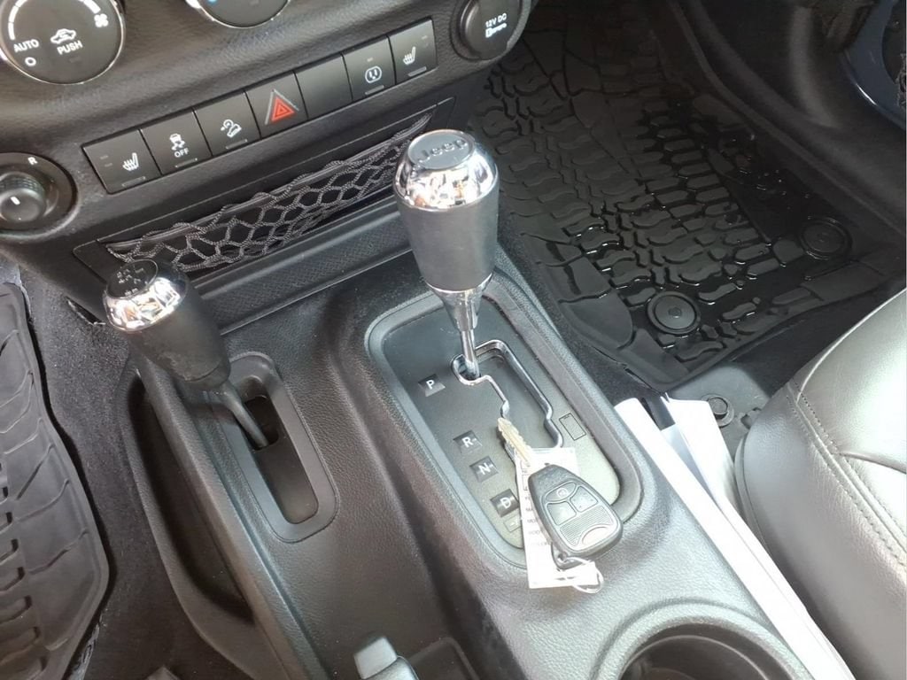 2016 Jeep Wrangler Unlimited Sahara - Photo 11