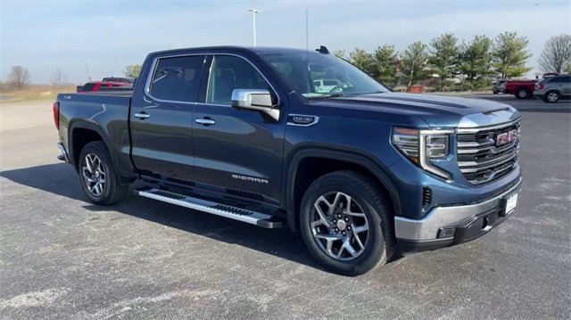 Used 2022 GMC Sierra 1500 SLT with VIN 3GTUUDED9NG616131 for sale in Litchfield, IL