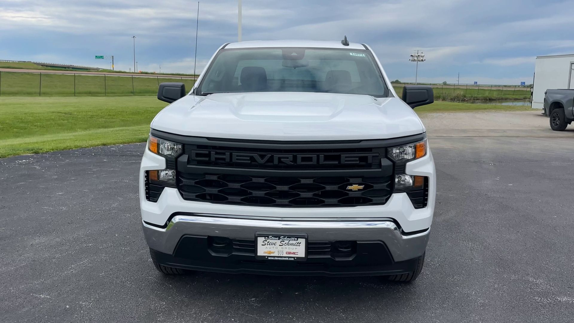 2025 Chevrolet Silverado 1500 photo 3