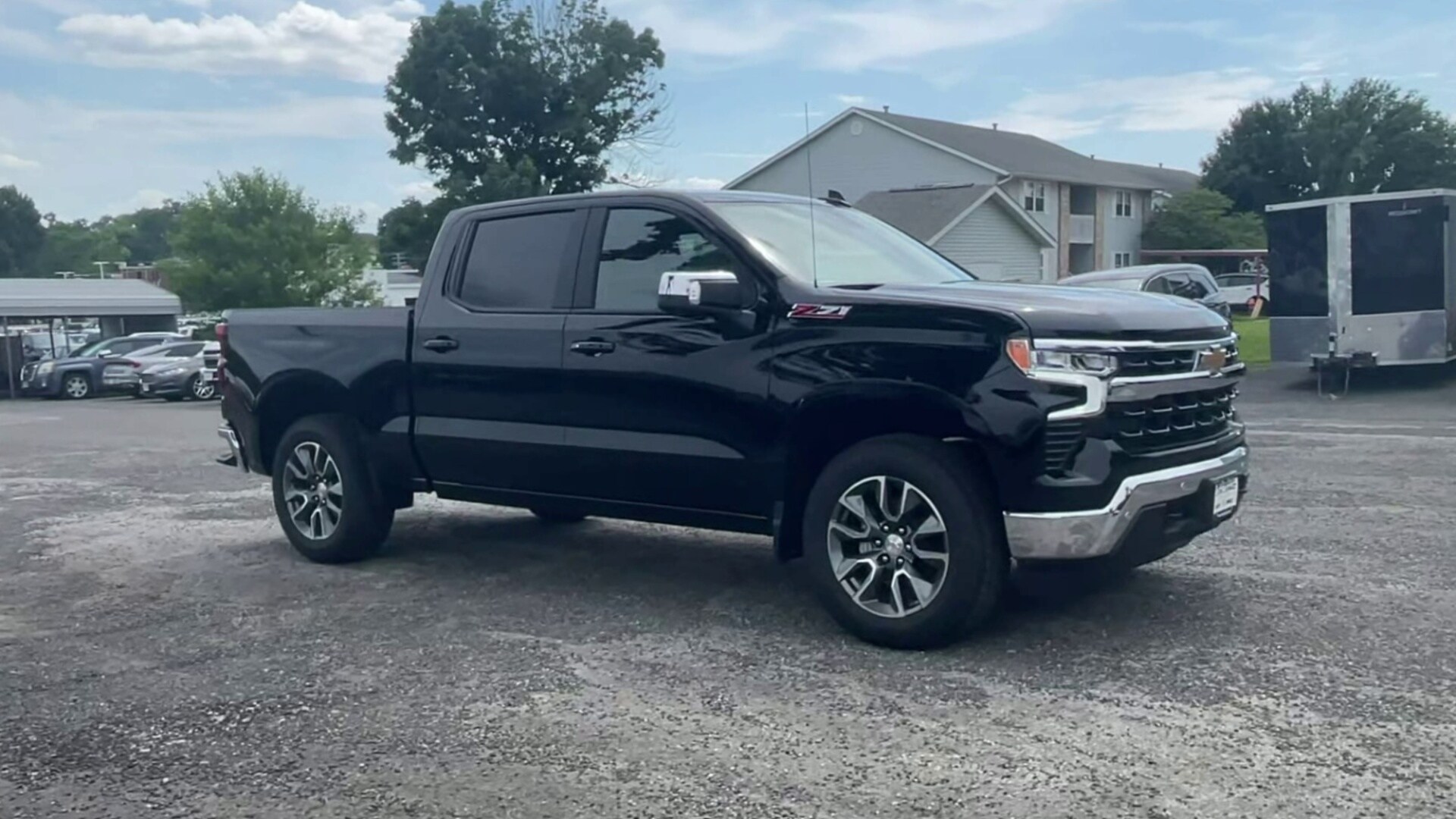 2025 Chevrolet Silverado 1500 LT photo 2