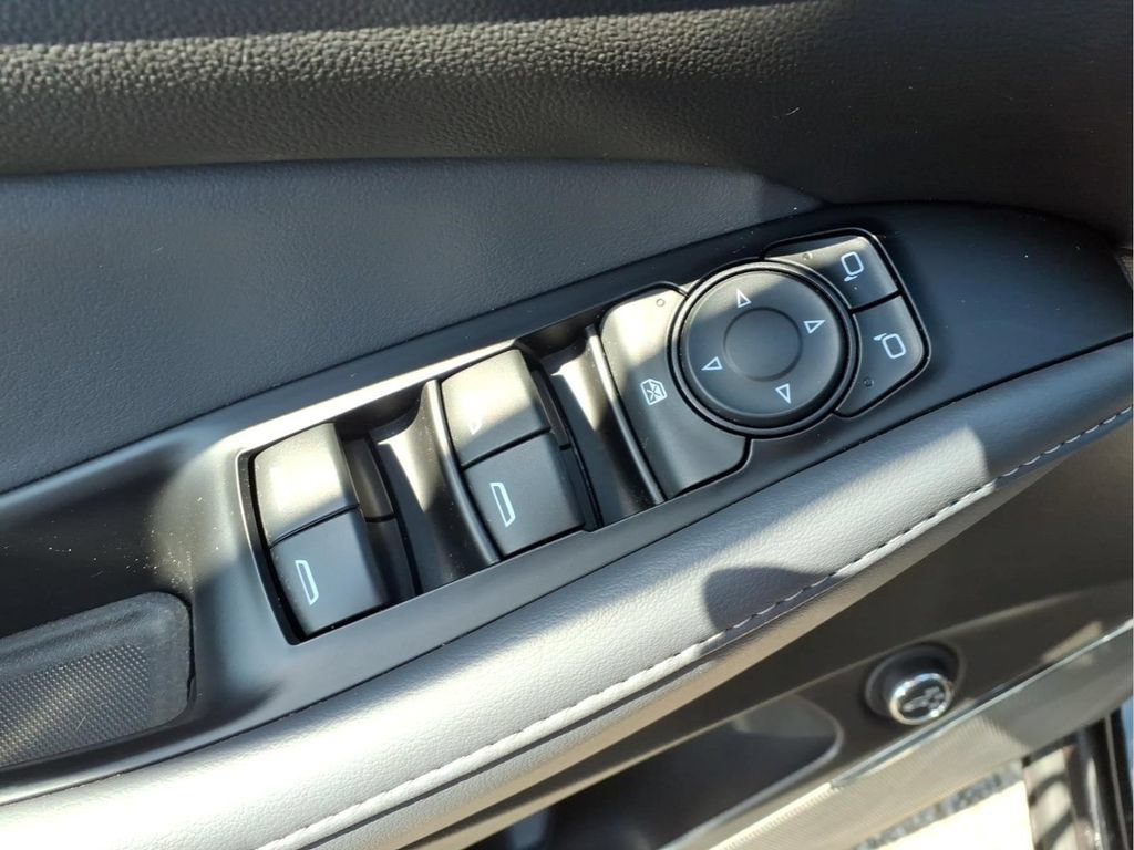 2023 Buick Enclave Essence - Photo 17