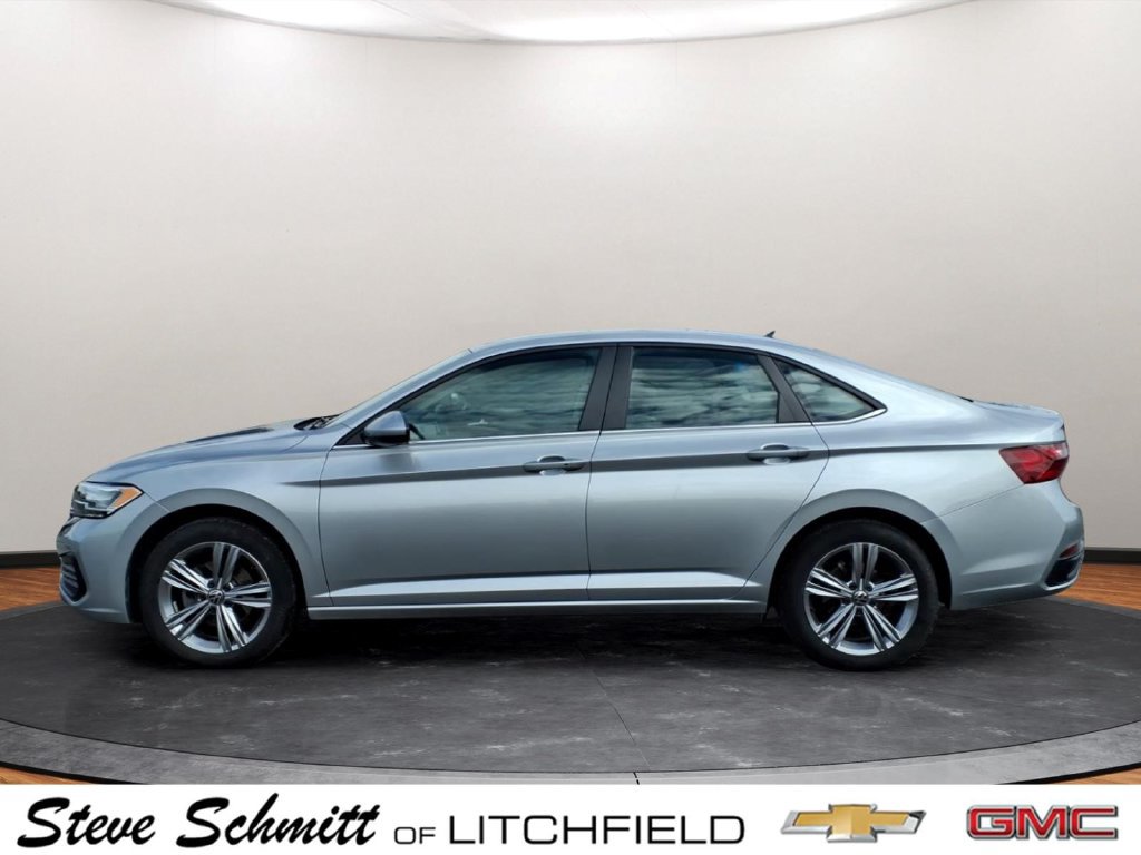 Certified 2022 Volkswagen Jetta SE with VIN 3VWEM7BU0NM001153 for sale in Litchfield, IL