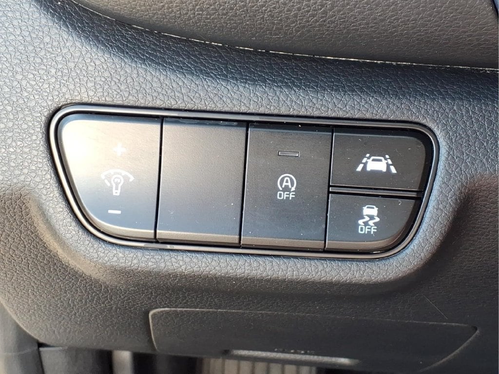 2021 Kia Seltos S - Photo 18