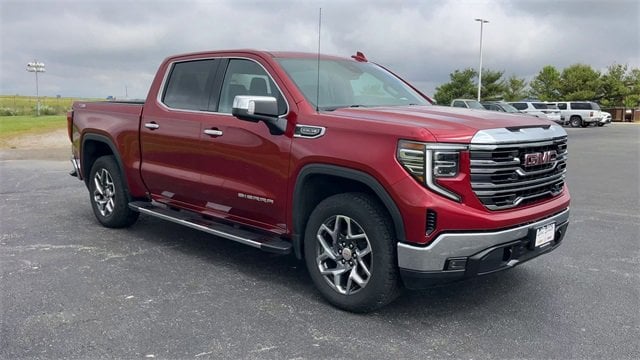 Used 2022 GMC Sierra 1500 SLT with VIN 3GTUUDED5NG583869 for sale in Litchfield, IL
