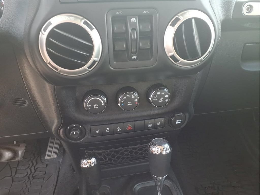 2016 Jeep Wrangler Unlimited Sahara - Photo 10