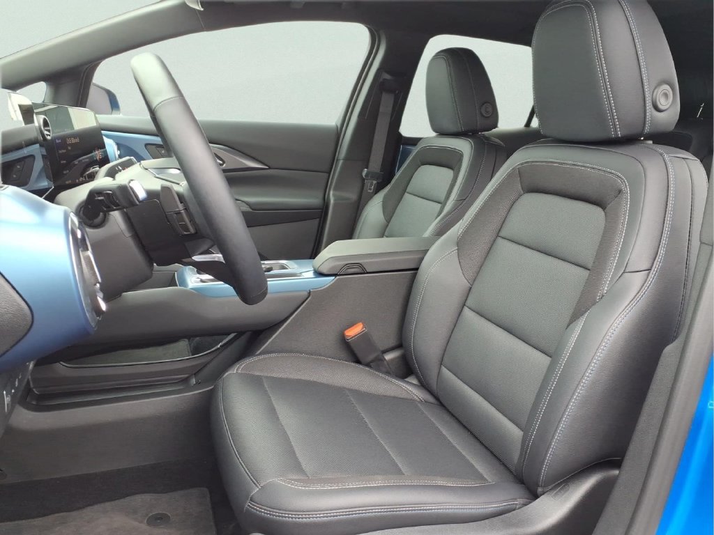 2024 Chevrolet Equinox EV LT - Photo 21