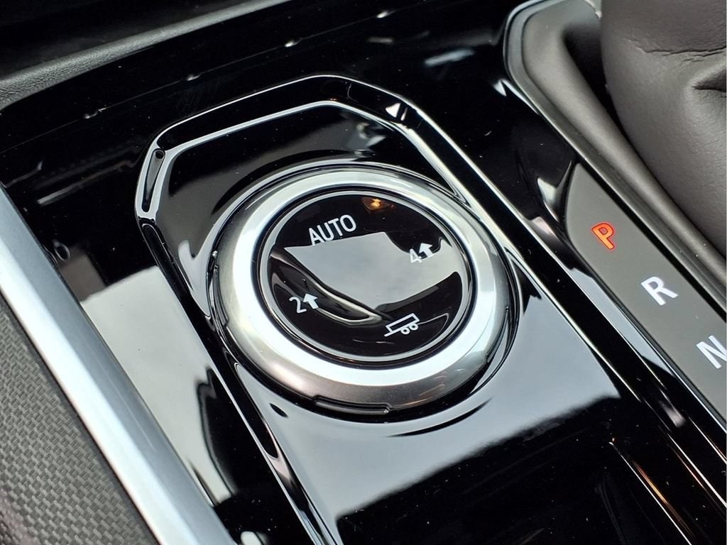 2026 Chevrolet Colorado LT - Photo 10