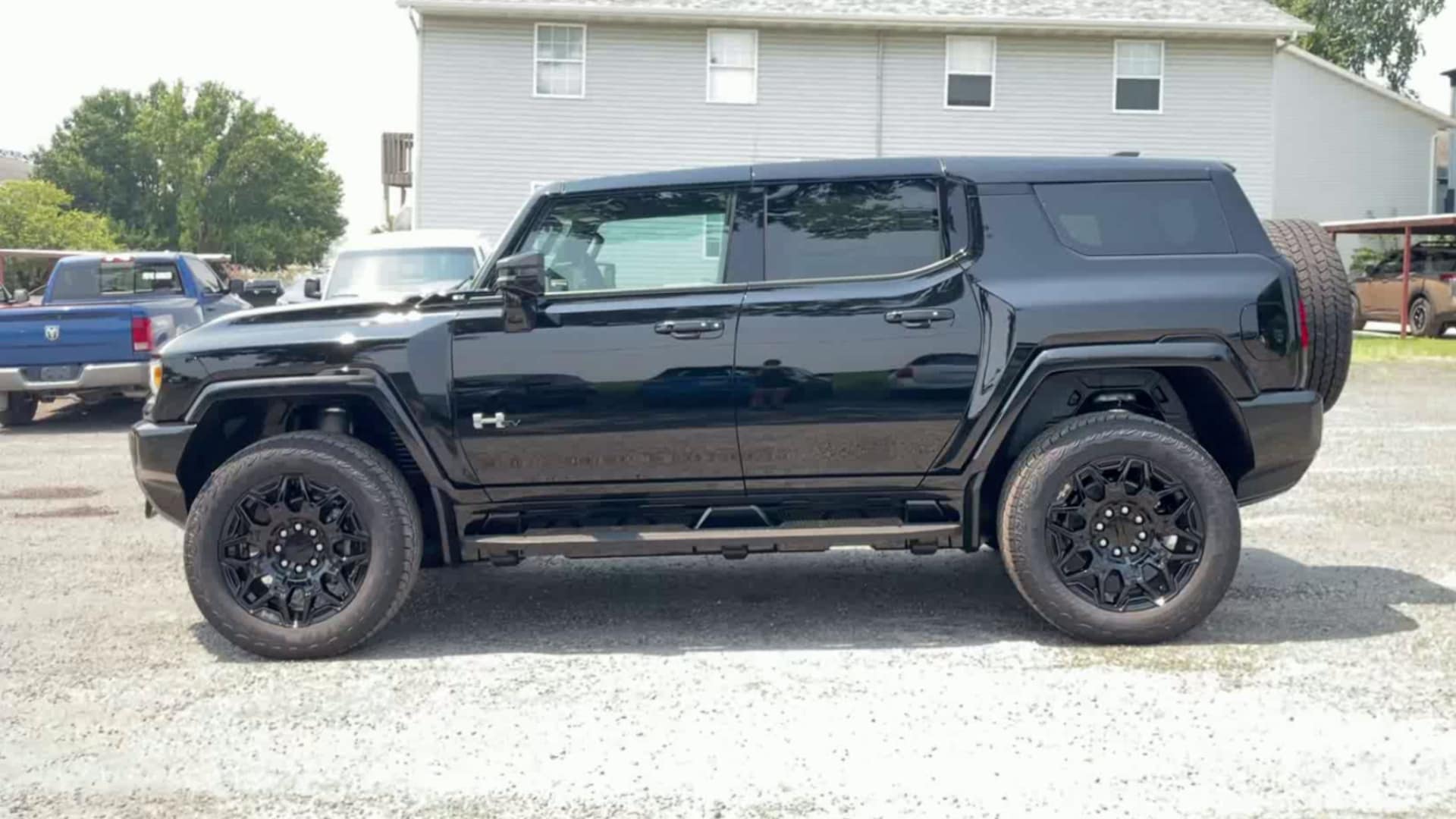 2025 GMC HUMMER EV 2X - Photo 40