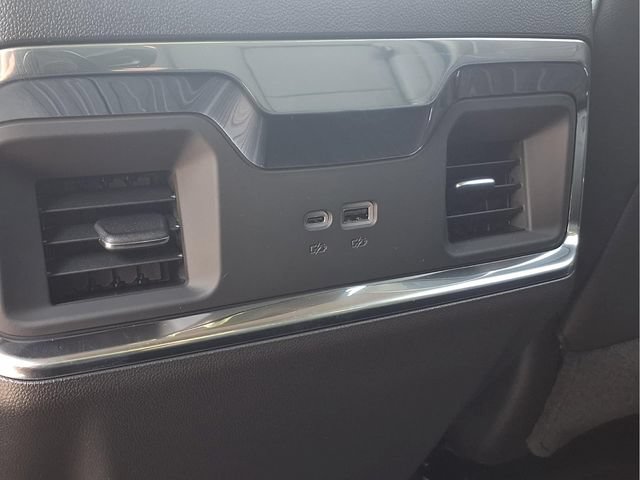2026 GMC Sierra 1500 SLT - Photo 20