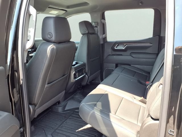 2026 GMC Sierra 1500 SLT - Photo 18