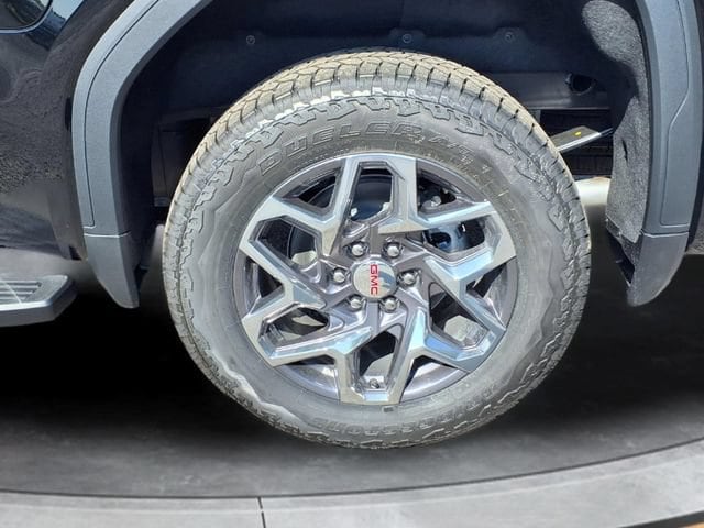 2026 GMC Sierra 1500 SLT - Photo 17