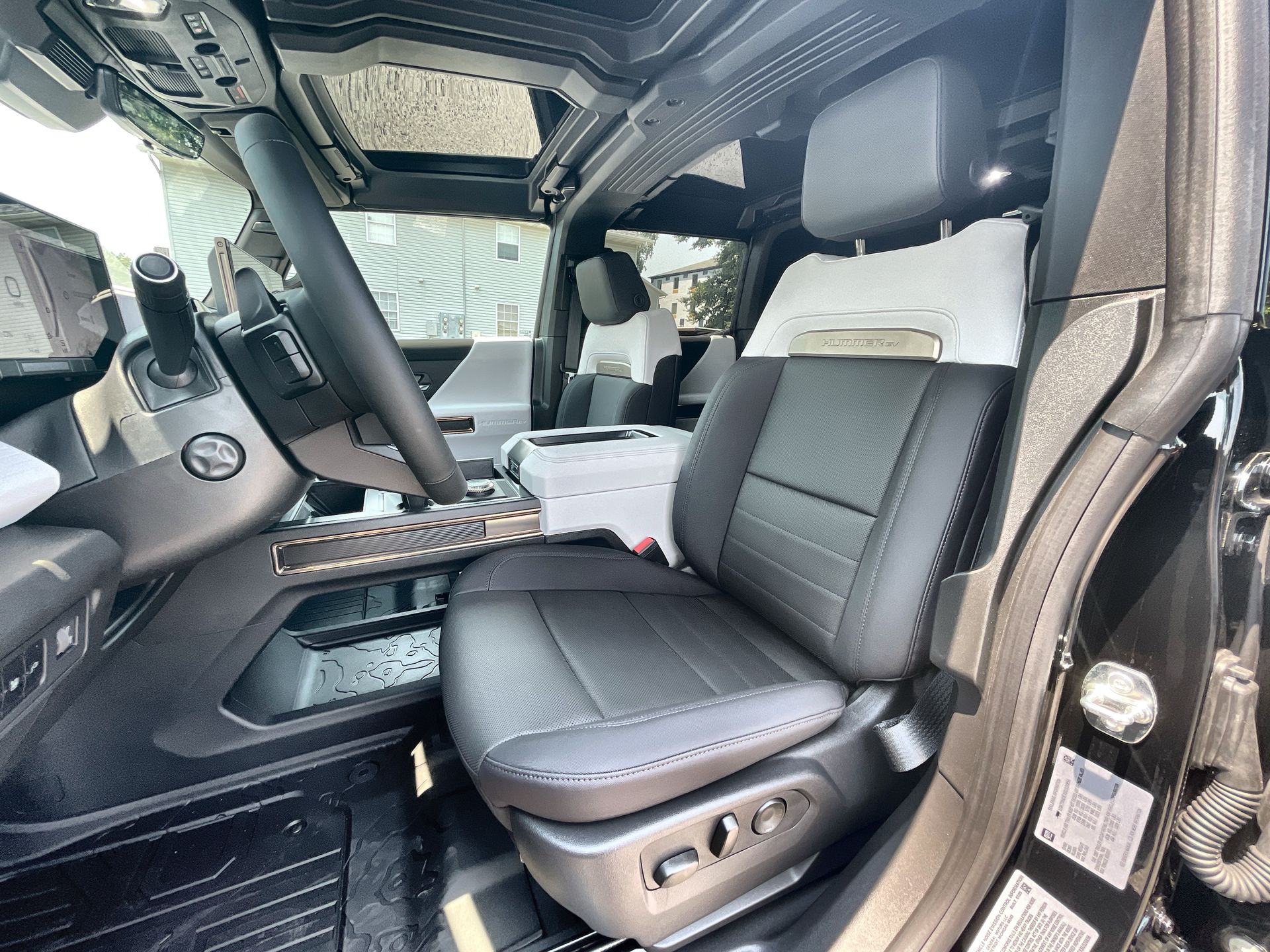 2025 GMC HUMMER EV 2X - Photo 54
