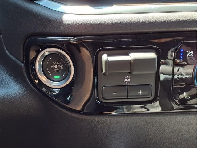 2026 GMC Sierra 1500 SLT - Photo 9
