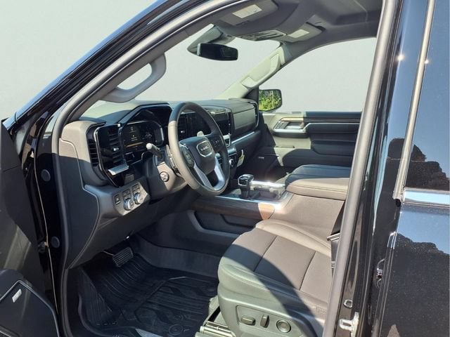 2026 GMC Sierra 1500 SLT - Photo 18