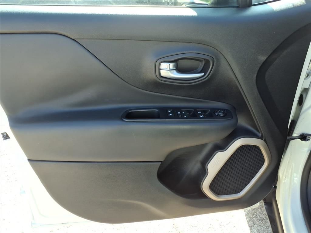 2016 Jeep Renegade Limited - Photo 16