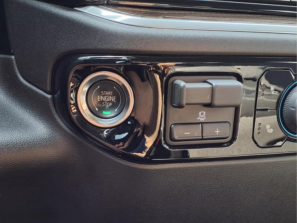 2025 Chevrolet Silverado 2500HD LT - Photo 10