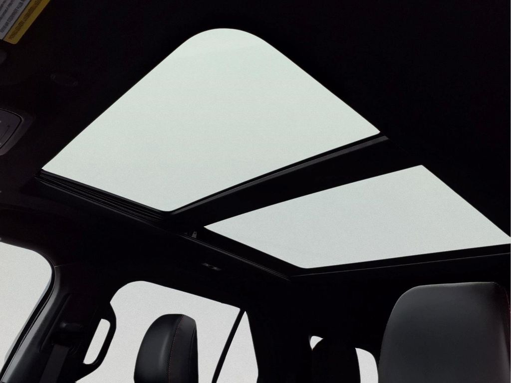 2025 Ford Explorer ST - Photo 20