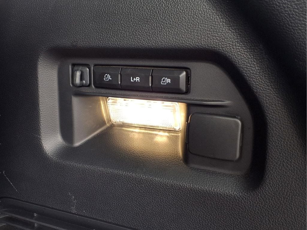 2025 Ford Explorer ST - Photo 26