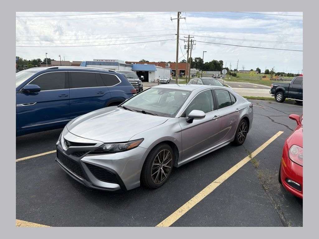 Used 2023 Toyota Camry SE Sedan