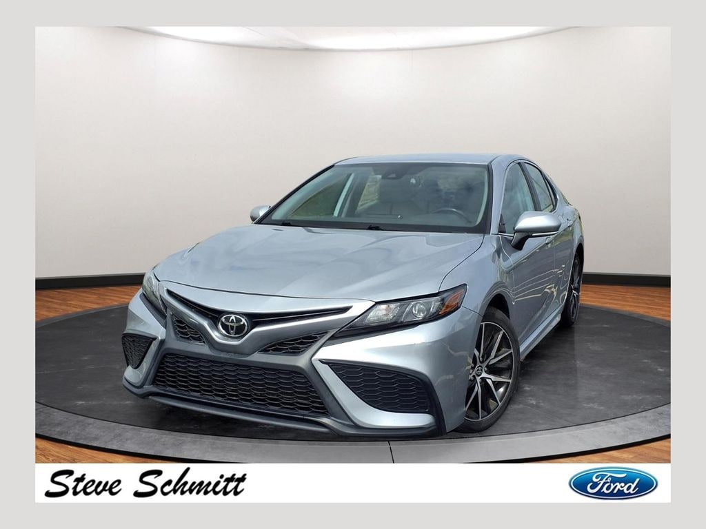 Used 2023 Toyota Camry SE Sedan