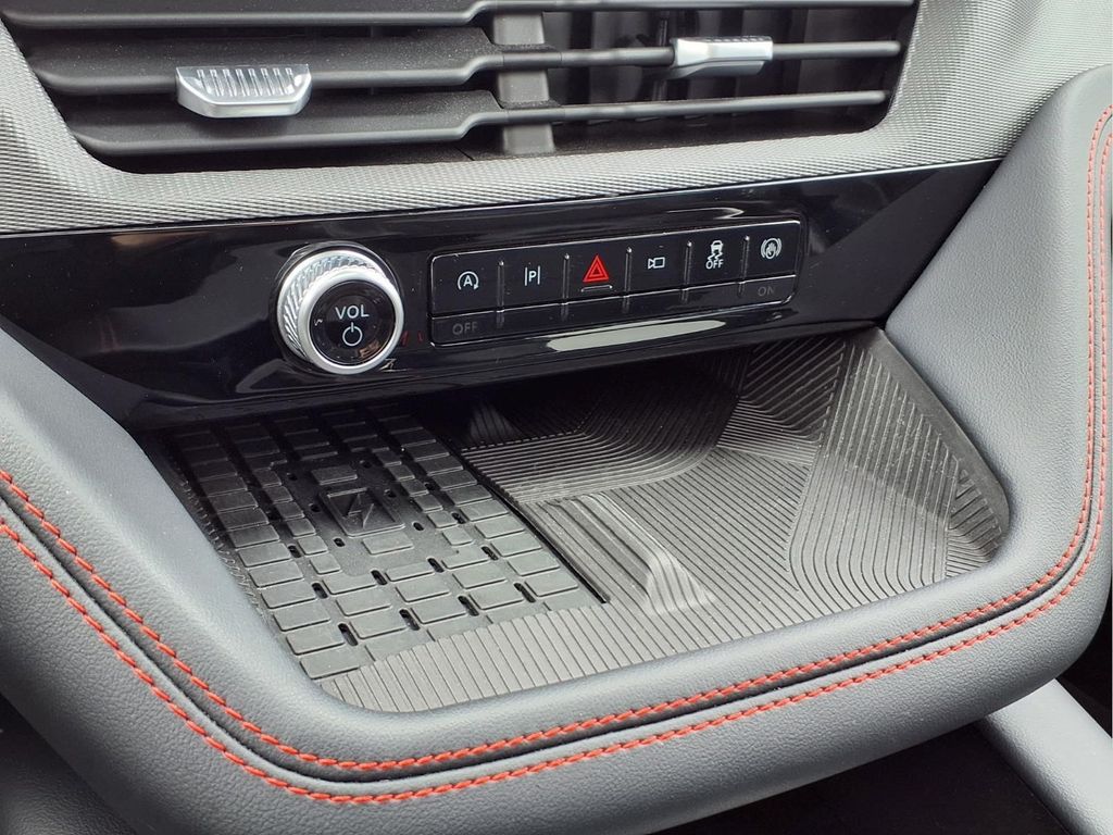 2025 Ford Explorer ST - Photo 9