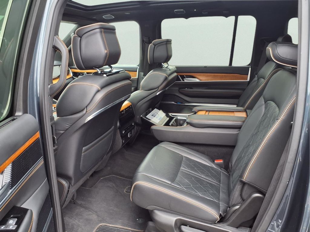 2024 Jeep Grand Wagoneer L Series III - Photo 24