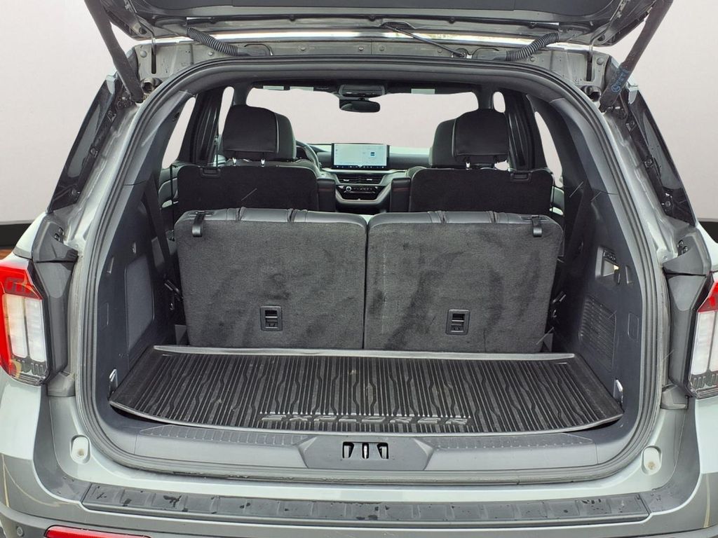 2025 Ford Explorer ST - Photo 25