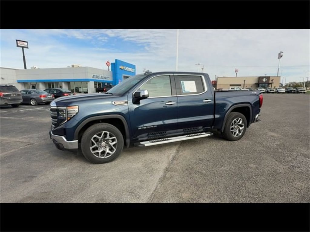 Used 2022 GMC Sierra 1500 SLT Truck Crew Cab