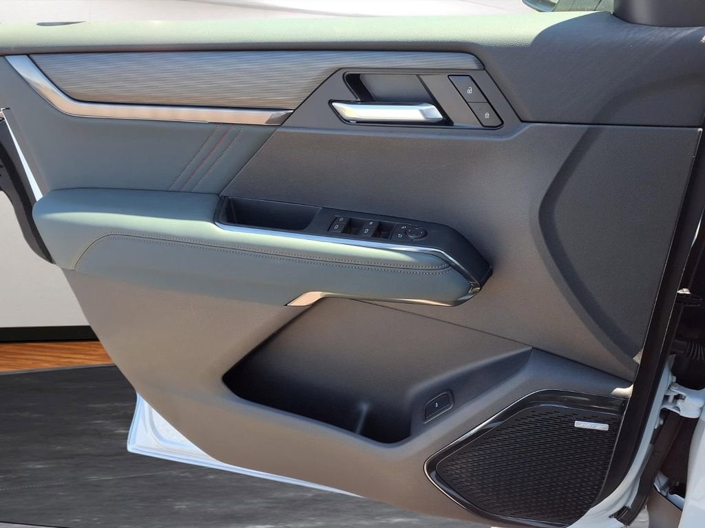 2026 GMC Acadia AT4 - Photo 12