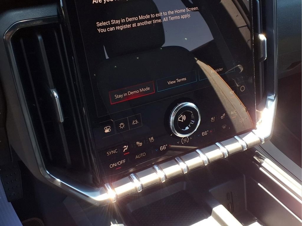 2026 GMC Acadia AT4 - Photo 7