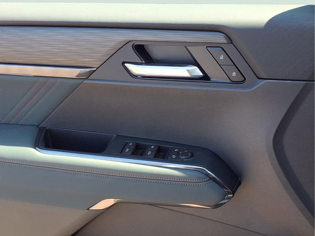 2026 GMC Acadia AT4 - Photo 13