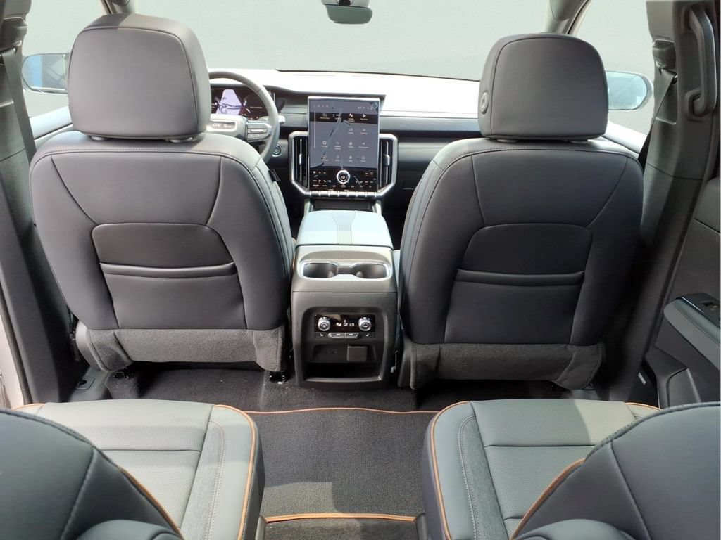 2026 GMC Acadia AT4 - Photo 8
