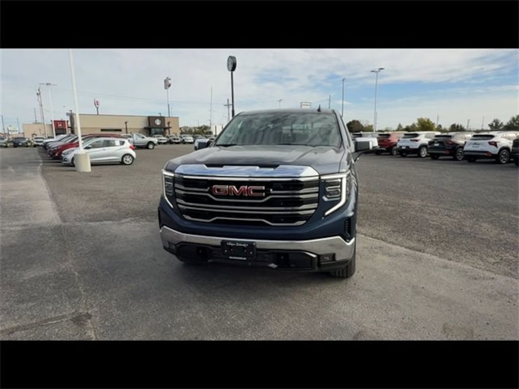 Used 2022 GMC Sierra 1500 SLT Truck Crew Cab