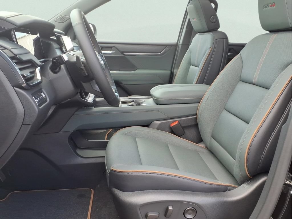 2026 GMC Acadia AT4 - Photo 17