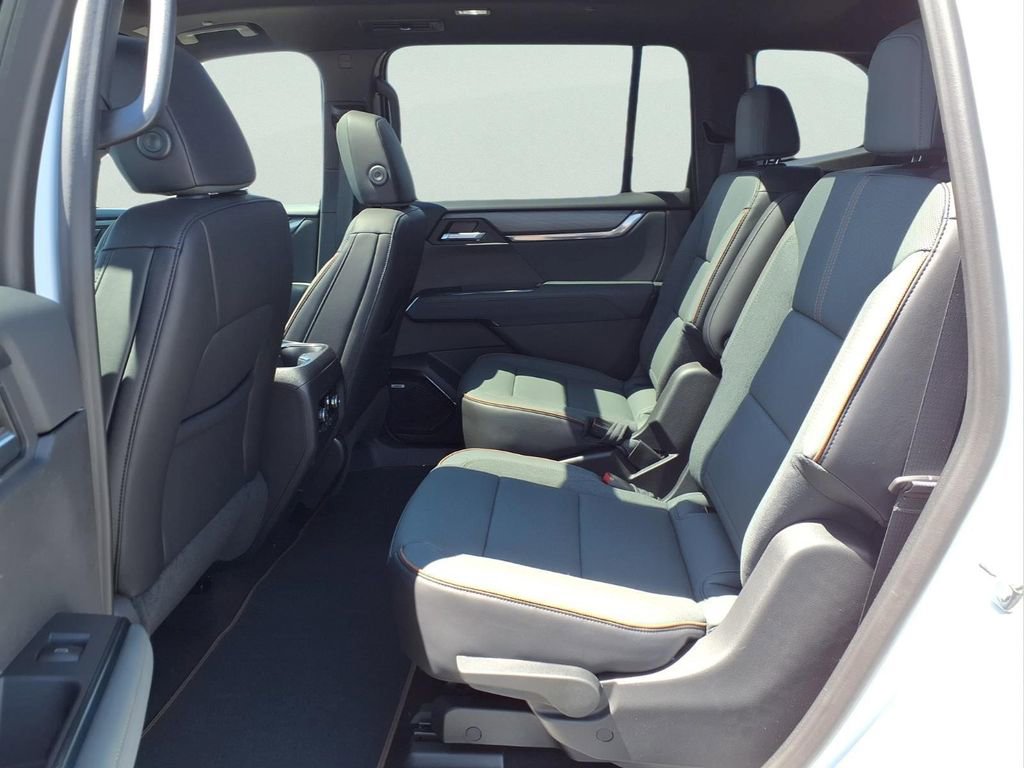 2026 GMC Acadia AT4 - Photo 17