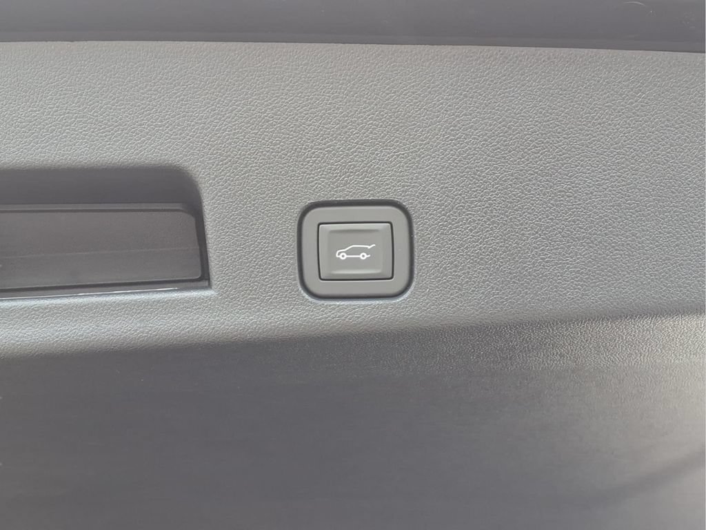 2026 GMC Acadia AT4 - Photo 22