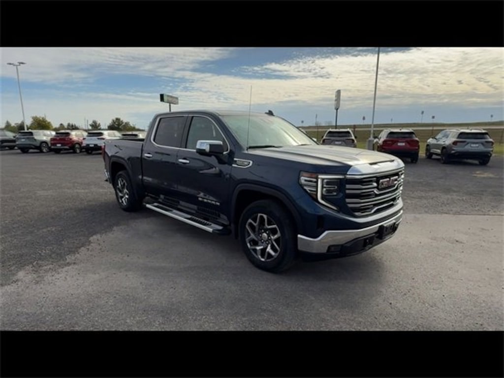 Used 2022 GMC Sierra 1500 SLT Truck Crew Cab