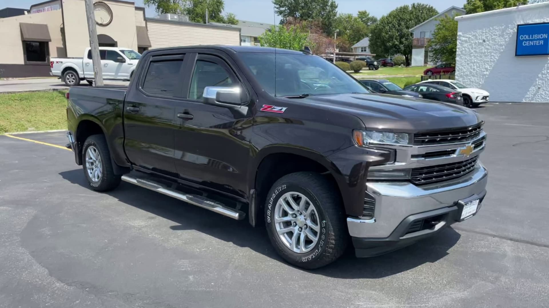 Used 2019 Chevrolet Silverado 1500 LT with VIN 1GCUYDED9KZ342395 for sale in Highland, IL