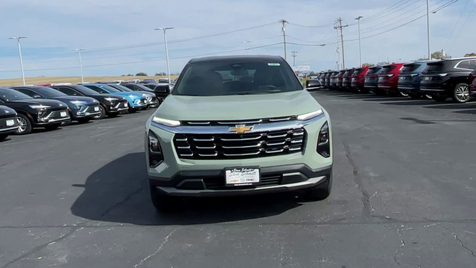 2026 Chevrolet Equinox LT photo 2