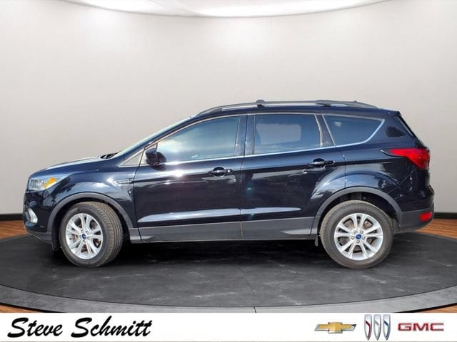 Used 2019 Ford Escape SEL with VIN 1FMCU0HD1KUA38384 for sale in Highland, IL
