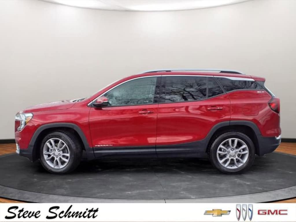 Used 2024 GMC Terrain SLT SUV