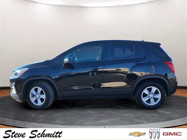 Used 2020 Chevrolet Trax LS with VIN KL7CJKSB4LB317502 for sale in Highland, IL