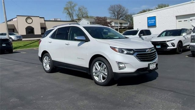Used 2020 Chevrolet Equinox Premier with VIN 3GNAXNEV3LS596260 for sale in Highland, IL