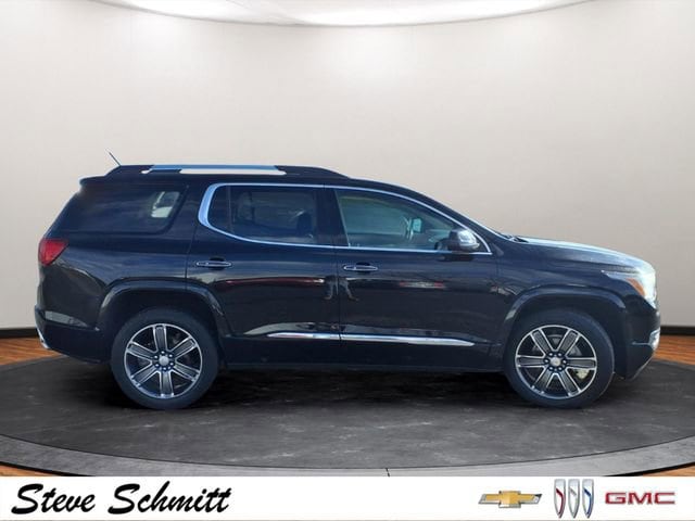 2017 GMC Acadia Denali - Photo 31
