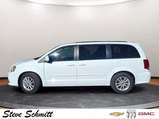 Used 2016 Dodge Grand Caravan SXT with VIN 2C4RDGCG1GR343316 for sale in Highland, IL