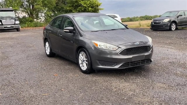 Used 2015 Ford Focus SE with VIN 1FADP3F23FL299309 for sale in Highland, IL